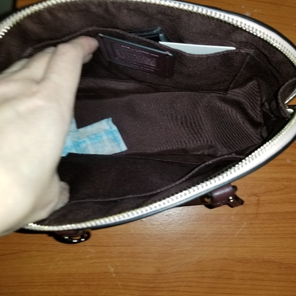 🌸 NWT Coach Satchel w/ matching Wristlet 🌸 - Picture 4 of 7